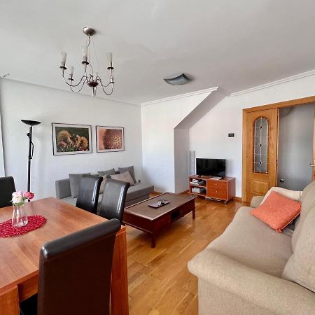 Housingleon - Conde Duplex Con Garaje Gratuito Apartment Luaran gambar