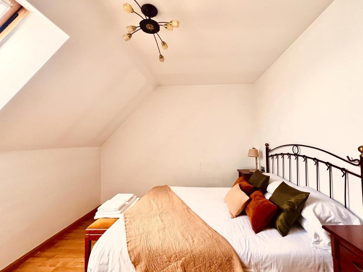 Housingleon - Conde Duplex Con Garaje Gratuito Apartment Luaran gambar
