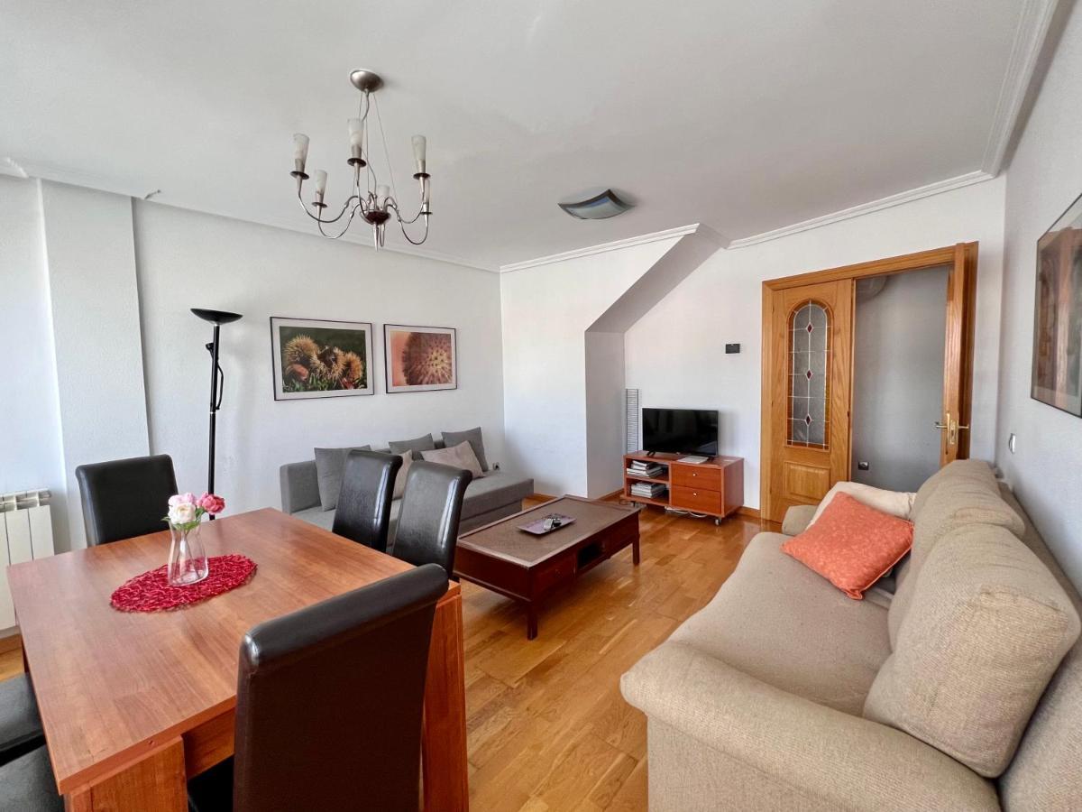 Housingleon - Conde Duplex Con Garaje Gratuito Apartment Luaran gambar