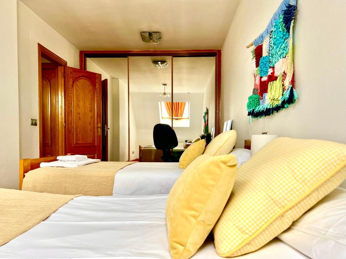 Housingleon - Conde Duplex Con Garaje Gratuito Apartment Luaran gambar