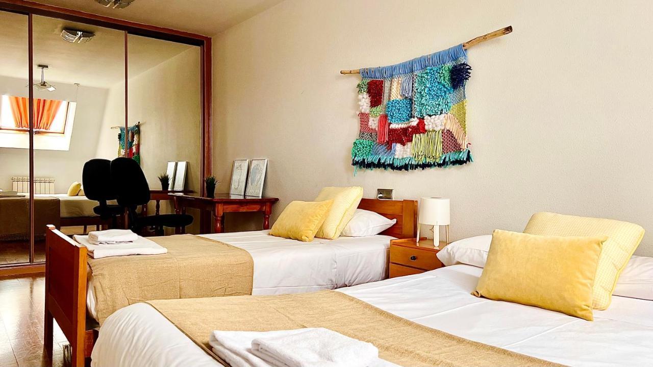 Housingleon - Conde Duplex Con Garaje Gratuito Apartment Luaran gambar
